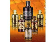 電鍍、噴涂與浮雕 現代酒瓶裝飾工藝的多元創新